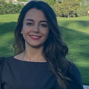 Meet your Posher, Parisa